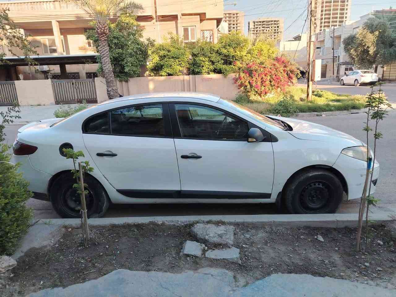 السلام عليكم رينو فلونس موديل 2012 بأسمي رقم انكليزي سنوية لحد 2029المحرك المرغوب قبق اصفر السعر 57 وبيها مجال حك الجيه للاستفسار الاتصال على الرقم *********** مكان الغزاليه
