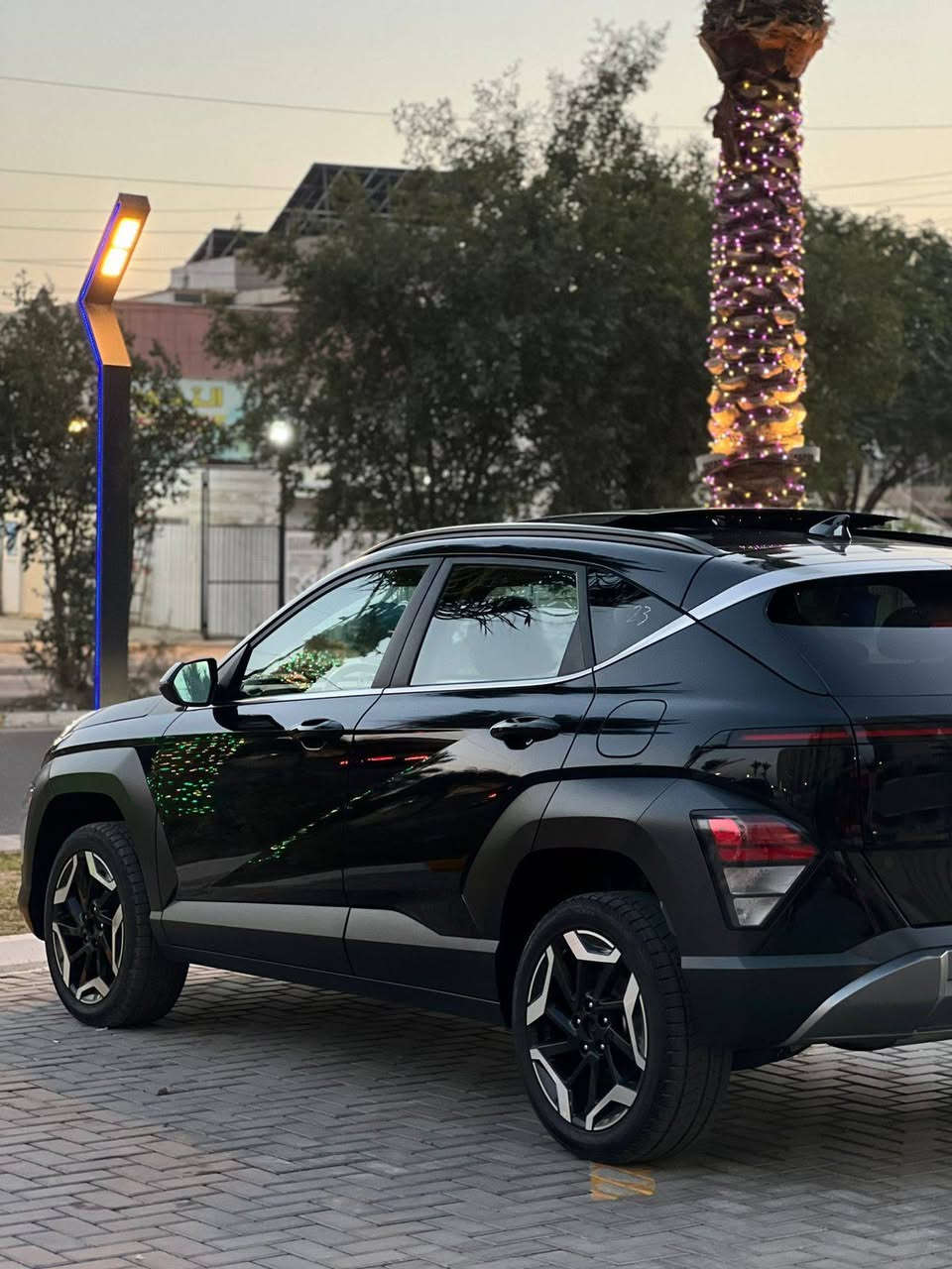 هونداي كونا 2024 HTRAC 
… الشكل الجديد
فول مواصفات، رقم اربيل  ، وارد امريكا 
بيها بنيد صبغ فقط بدون دواخل بدون ايرباك 
المواصفات:
- السيارة فتحة
- محرك 2000 دوش المرغوب 
- بصمة تشغيل مع الأبواب والصندوق
- تشغيل عن بُعد
- هند بريك بصمة
- شاشة ديجيتال متصلة
- نظام ترحيب عند الاقتراب
- كرسي سائق كهرباء
- رادار أمامي + خلفي + نظام النقطة العمياء
- تحديد مسار وتحذير عند الخروج عن الخطوط
- نظام أوتو بارك يضرب بريك عند الاقتراب
- أنظمة قيادة متعددة
- أوتو هولد
- نظام صعود المنحدرات
- إشارات في المرايا
- تبريد بيانو مناخي منفصل (أمامي وخلفي)
- تحكم ستيرن أربع جهات
- شاشة كبيرة لمس تدعم Android Auto وApple CarPlay
- كاميرا خلفية دوّارة Full HD
- إنارة LED أمامية ونهارية وخلفية 
- ⁠تبريد قطعتين 
- وضعيات قيادة سبورت + نورمال + سنو 
- رادار خلفي تنبيه عبور + بريك ذاتي 
- ⁠كار بلي  
السيارة مكانها بغداد الدوره 
للاستفسار  الاتصال ع الرقم: 
***********  
السعر 175$
