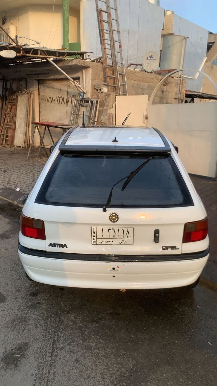 سلام عليكم أوبل استره لبيع موديل 93 سنويه جديد مشروع وطني شرط تحويل دفتر بانزين موجود مكينه 16 كير عادي صبغ عام جمالية السعر 35 وبي مجال لاستفسار اكثر رقم موبايل ***********
