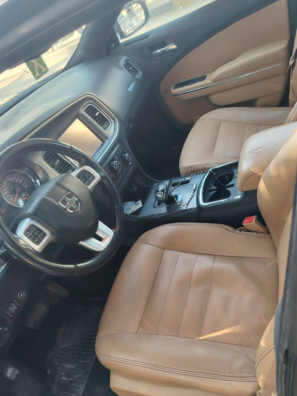 جارجر كفاله كفاله من كص ونتربول موديل 2014 مكينه 3600كير طياره 
جاهزه للتسجيل بوجهك مكينه كير حداده كهربائيات كله شرط تبريد ثلج سياره جديده جاهزه الاخر شي السعر 65بي مجال الشراي يتصل وبخدمته ***********
