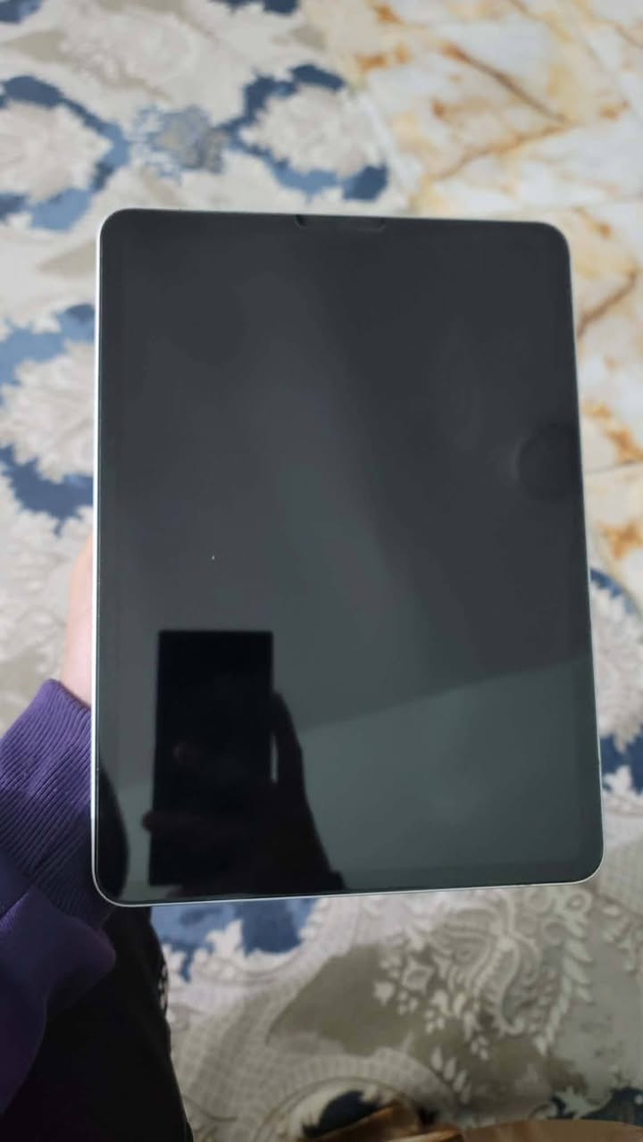 ايباد 11برو ذاكره 128 مكان ناصريه مركز جامعت ذي قار ملكف بل نشر رقم صاحب الايباد.  0783 871 8108
