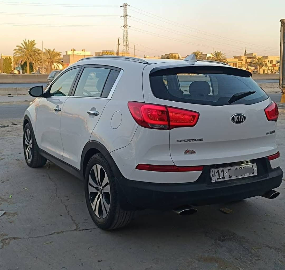 السلام عليكم ورحمه الله وبركاته 

كيا سبورتج موديل 14

رقم بغداد انكليزي بسمي

السيارة جاهزة من كلشي كير مكينة حداية جديدة تخم تاير جديد 

السيارة فول 1/1 

كشنات جلد 
اشاير بل مري 
تبريد دكمة 
شاشة اصلية حجم جبير 
كشن كهرباء 
بنوراما 
بصمة 
بصمة ابواب 
تبريد قطعتين 

مكينة 2400 gdi

بية جاملغ خلفي 

السونار بل منشور 

السعر 140 بية مجال قليل 

ترهم مراوس حسب القناعة 

مكان السيارة حلة 

***********
