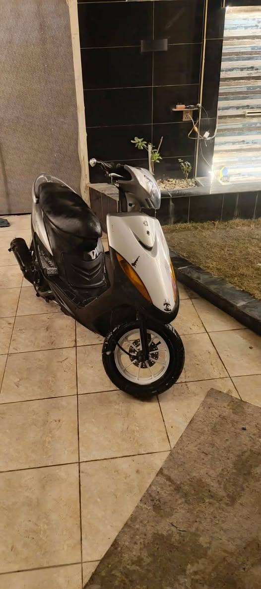 السلام عليكم ماكس عدله للبيع مابيه نقوصات الدراجه بلاديه من طول لطول كفاله تجيب 100 فيتر تجي وتفحص والدراجه مثل ما موضوحه بالصور والصور ضالمته لان كامره التلفون تعبانه تجي وتشوفه كفراته والمكينه ما ينسمعله حس شلعه تشك الكاع ومعدله 115 تجي تفحص وتشوف السعر 650 وبيه مجال بسيط للشراي مكاني بغداد الشعب حي التجار ما متواجد فيس  فقط واتساب و عل رصيد هذه رقمي ***********
