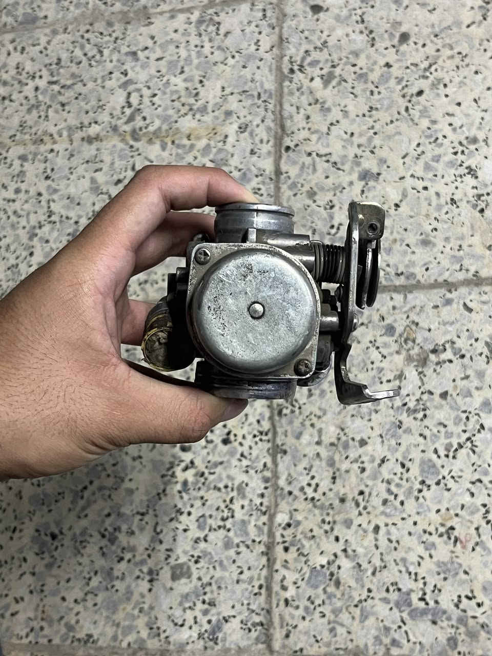 سلام عليكم كابريتر عكس يفيد جماعت الرياضي  البيع سعر60بي مجال***********
