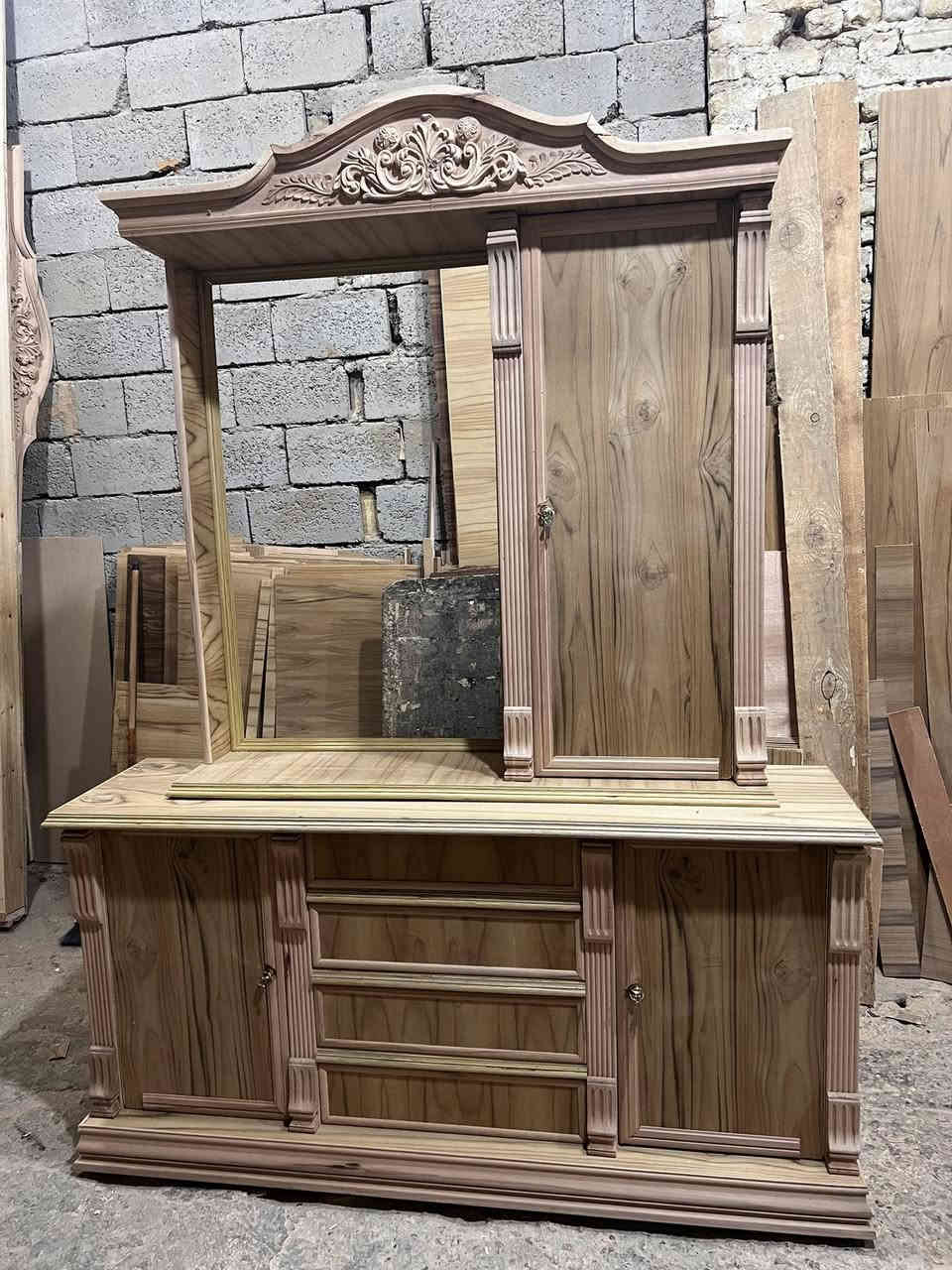 غرفه ام السته مسرح وجي 5ملم صاج وادخل صاج جمله ومفرد 
الاسنفسار *********** مكان النجف
