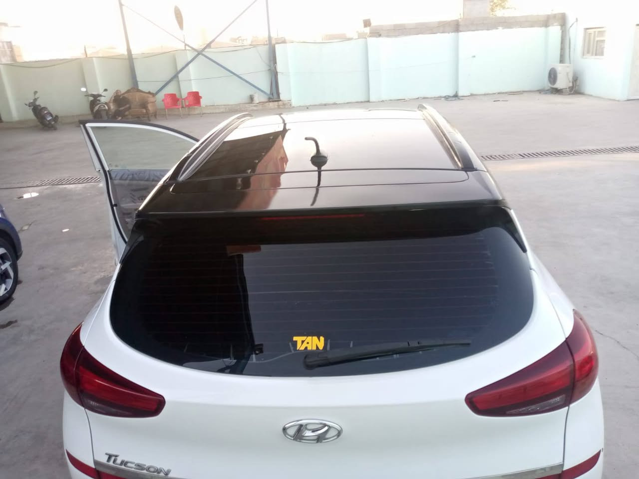 توسان 2019 ، فوول مواصفات 1/1 : بصمة.. كشن جلد كهربائي.. بانوراما فتحة كبيرة.. شاشه لمس كبيرة.. حساسات خماسية. وغيرها من المواصفات الكثيرة.. السيارة ممتازة وبوضع الشركه والسونار مرفق مع الصور... للتواصل والاستفسار اتصل او تواصل واتساب على الرقم‏ ‪***********‬‏ .. 
(السعر 210 $مجال بسيط$)
