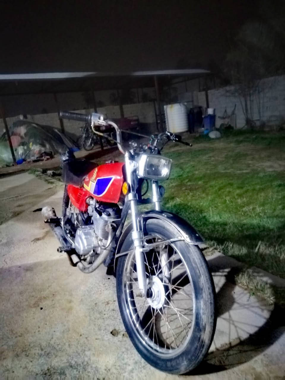 سلام عليكم دراجه للبيع كهربائيات شغاله
مكينه خرسه بيها جبنه مال ماكنيت فقط السعر 250وبيها مجال 

مكان بابل محاويل رقمي ***********
