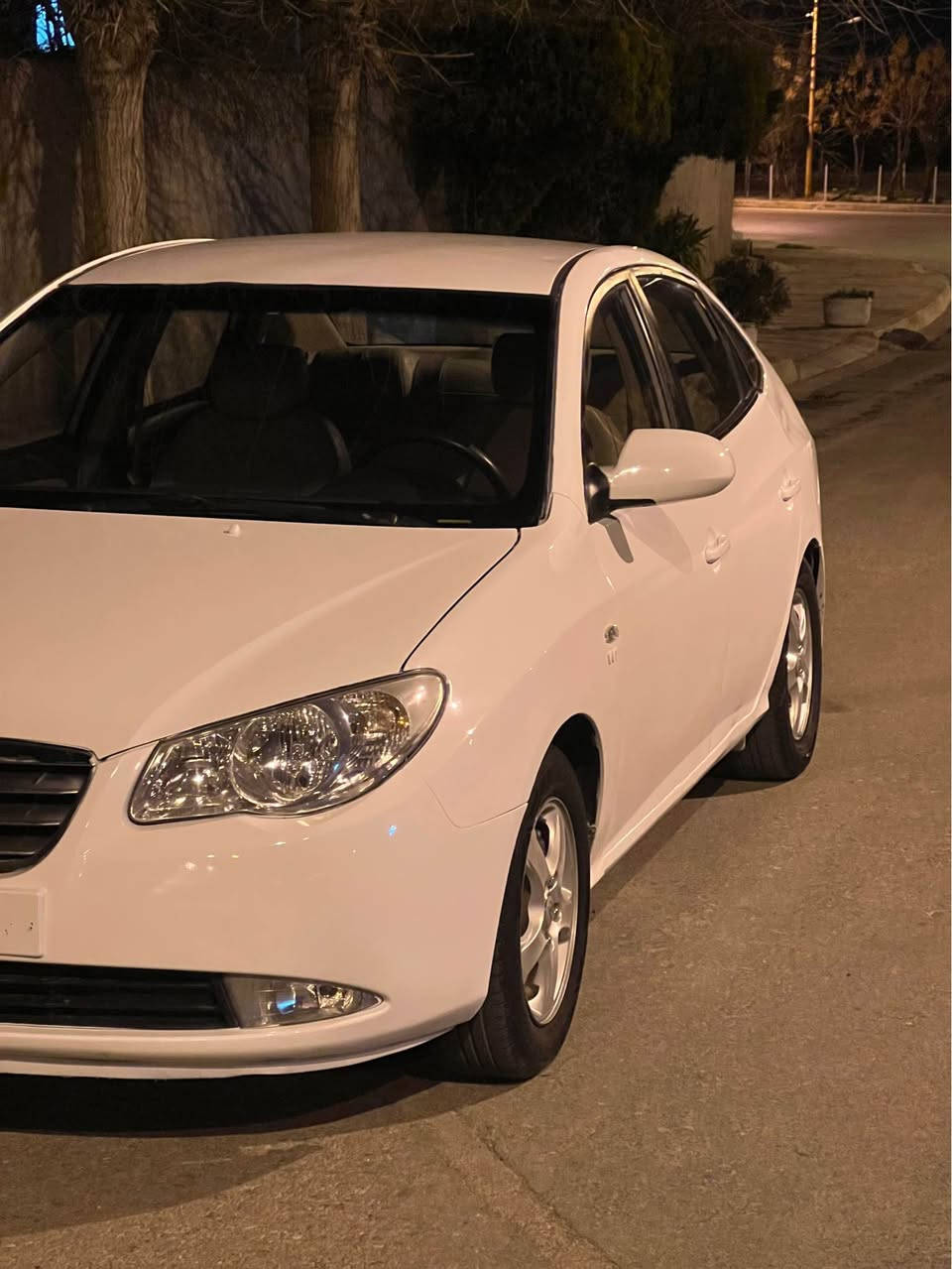 سه ره تا به ناوى خواى گه وره  
هوندا ئاڤانتى براوه ى دوبه ى تازه داخل بوو موديل ٢٠٠٨ سه ياره كه حمام و پوليش كراوه بى چال و شوخت گيرو مه كينه ى بي عه يبه سه رفو بوخارى نيه  پيشو دواى كه پسه بي دعم و ليدراوه ناوزه رد جلد وحاسه و ڤوليوم جام و كاره باى و گه رمى به ستراوه سه قفى بوياخ نيه كه ڤه رگوراو نيه نرخى ٥٠ گه لاو مه جال 
                                                                  ***********
                                                                  ***********
شوين هه له بجه ى شهيد حلبجة, السليمانية
