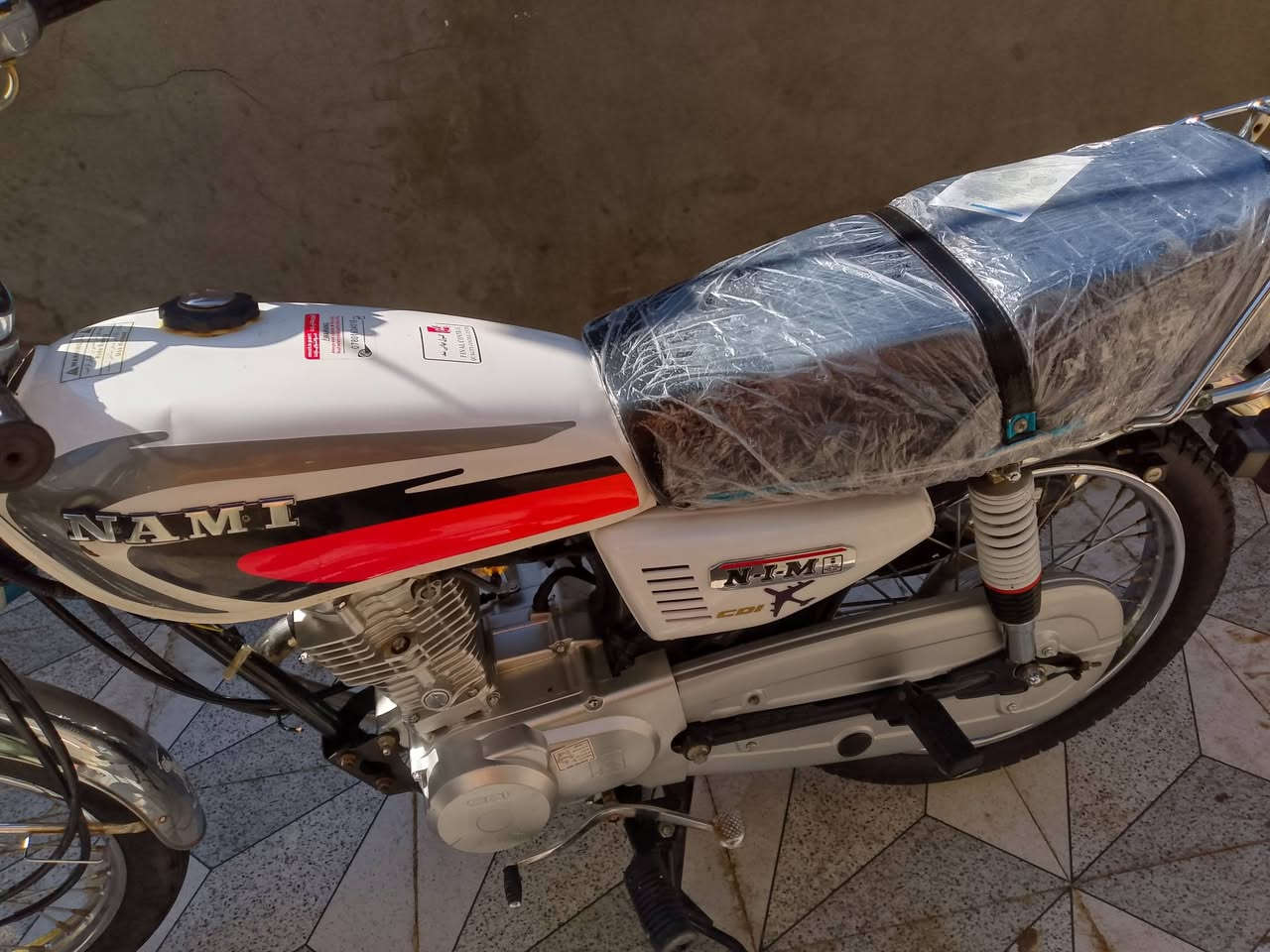 سلام عليكم دراجه للبيع مديل 23 طالعه 25 دراجه وضع شركه جديده مكان دراجه دوانيه وراق سكنر لشراي يجي خاص هاذه رقمي ***********
