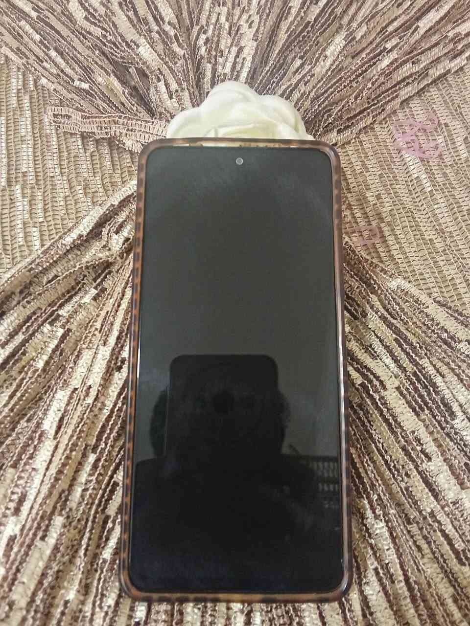 سلام عليكم مكلف بنشر راسل الرقم جهاز بوكو x4برو5G ذاكره 256 معالج سناب دراكون قوي ببجي يشقل 60فريم سلسس مكفول ما مبدل بي اي شي شي شرط الفحص الجهاز سعره 175 وبي مجال المكان بصره تنومه  انه مكلف بنشرر رقم راعيه
***********
