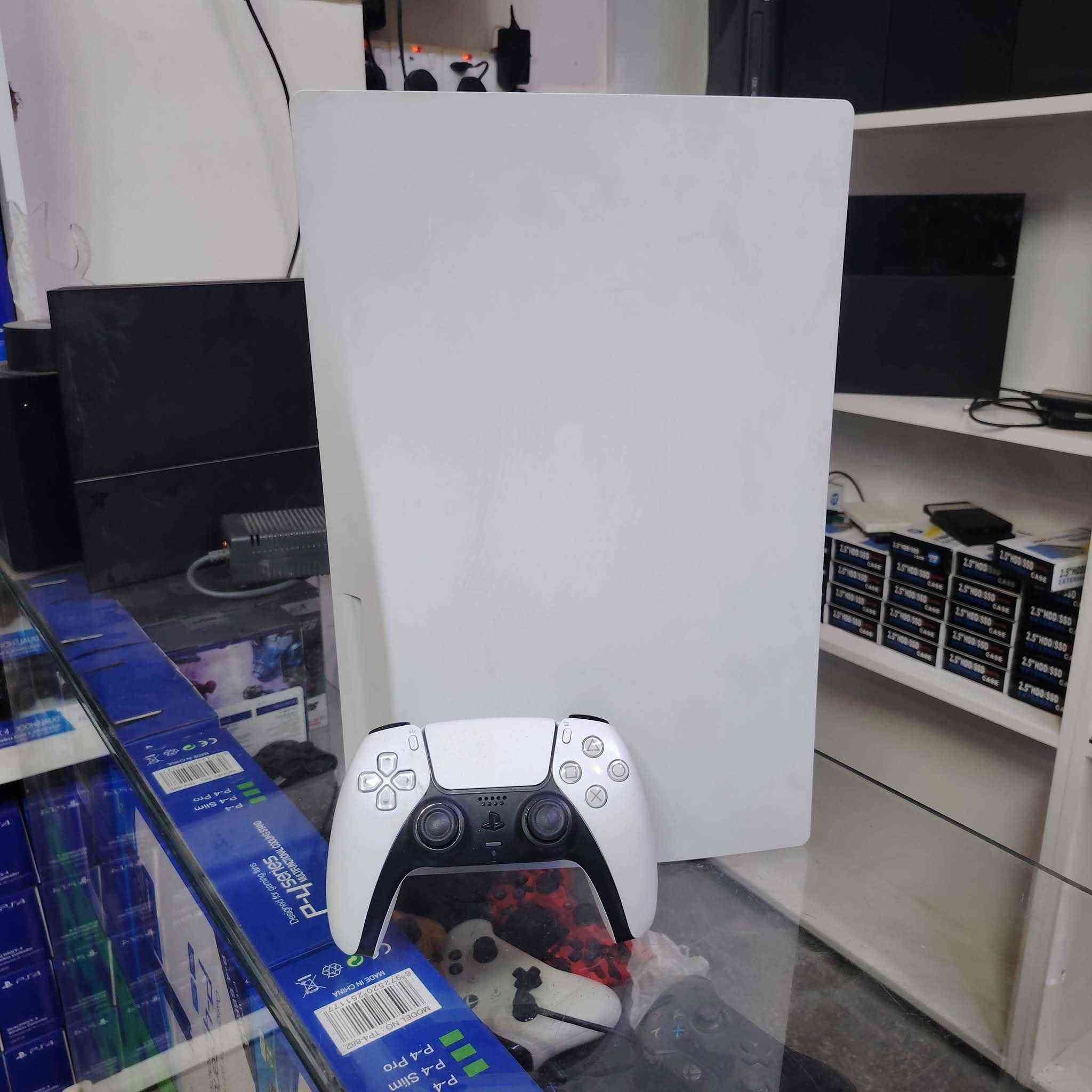 بلي فايف فات مستعمل نضيف مع ضمان استبدال 10 ايام 
يده وكيبلات 
نجف كوفه حي المتنبي قرب مشروع الطاقه 
***********
*********** النجف, العراق
