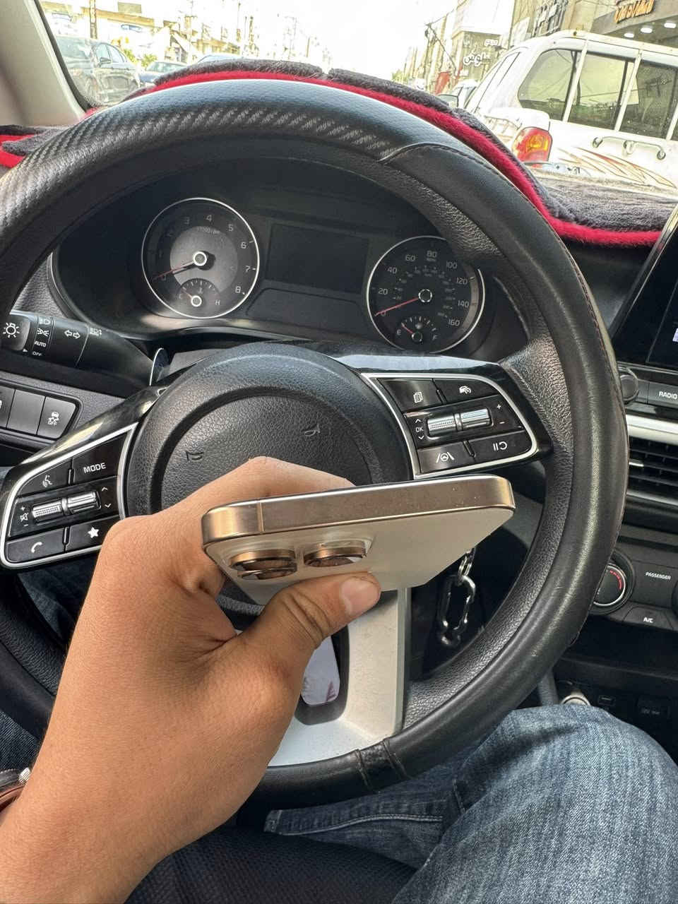 السلام عليكم ايفون 16برو ماكس
بعده داخل بظمان الجهاز بعده جديد
شرق اوسط ملحقاتة كاملة ذاكرة 256

مبدل بطارية أصلية تقرا نسبة حقيقة بدلتها بمركز تي موبايل سعرها 125الف 

السعر 1100 قفل من الاخير 

مكاني بغداد المنصور يم مستشفى الطفل

***********
