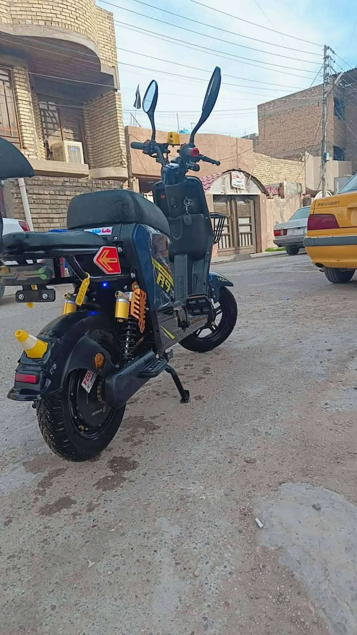 سلام عليكم دراجة شحن ار 9 جديدة للبيع السعر 400 وبيه مجال مكاني بغداد البلديات رقمي ***********
