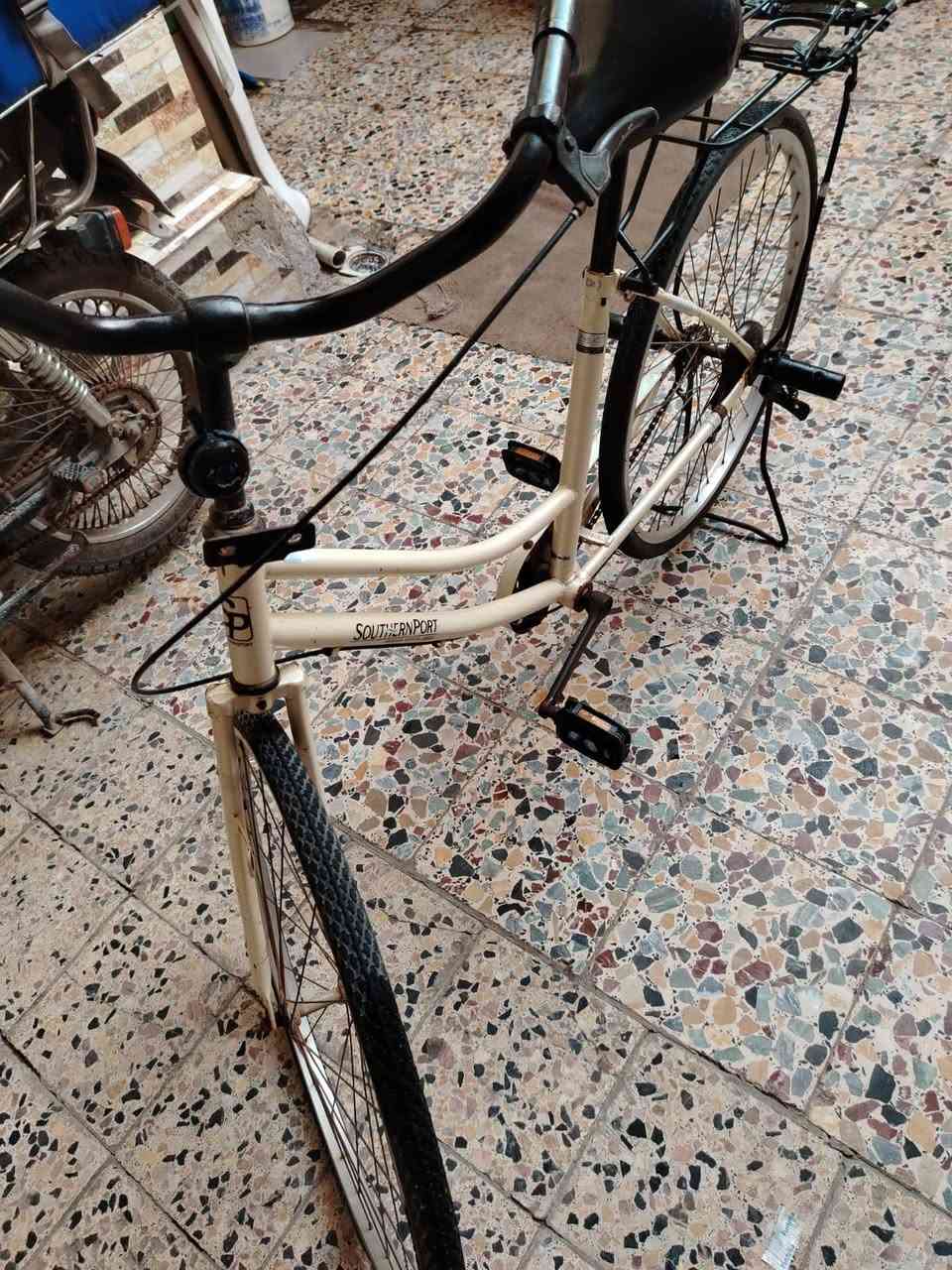 اسلام عليكم بيسكل للبيع حجم 26 سعر 90وبيه مجال


**إذا كنت صاحب هذا الإعلان وتريد حذفه لأي سبب، رجاءا أرسل رسالة إلى الدعم الفني**