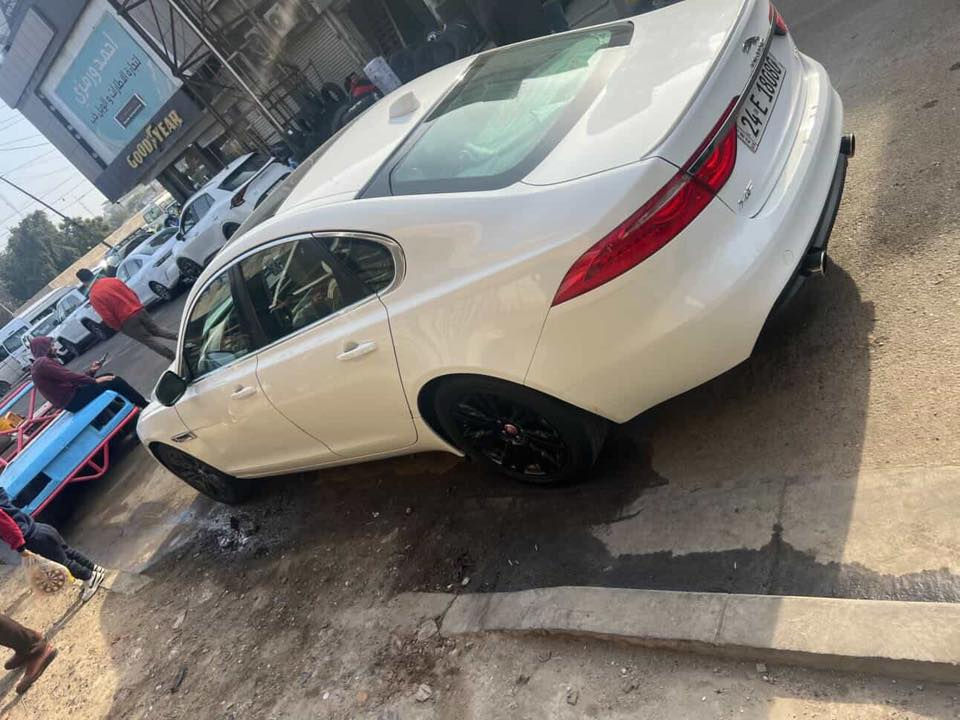 مكينة 6 سوبر جاكور 
فول مواصفات 1/1
السياره حلوه وكشخه وتخبل ومميزه ورقم مميز  جاكور بعد معروفه بل رزانه ول سرعه ول جمال سياره كلش حلوه ونضيفه بسعر اكسنت 2009 110 وبيها مجال الاستفسار ***********
