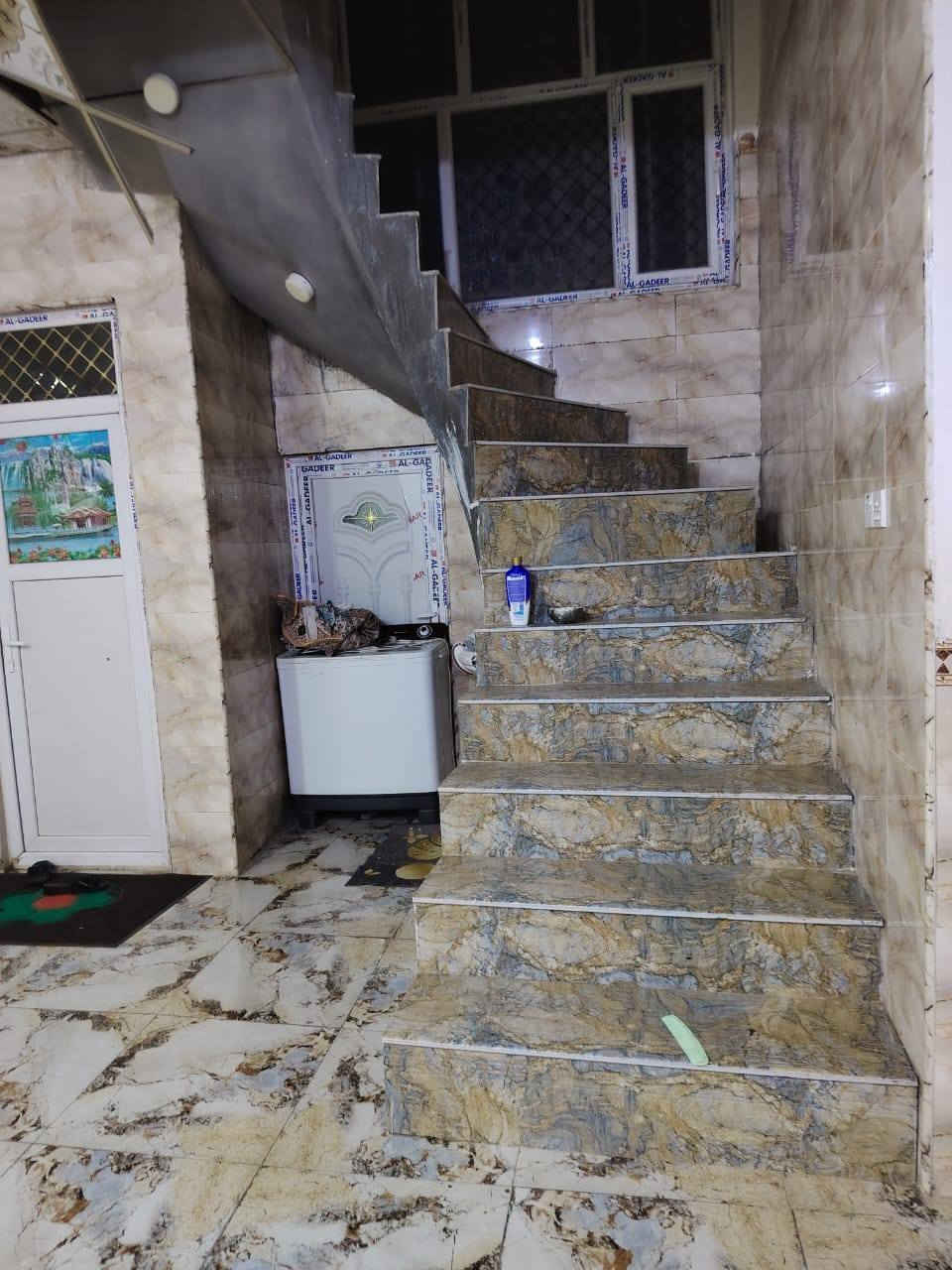 بيت للبيع طابو زراعي ملحق حي الانتصار مساحه 300 والنزال 32 والواجهيه ثمانيه الاستفسار
***********
***********
