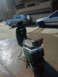 تيسلا • ٦بطاريات • ٧٠-٧٥كم