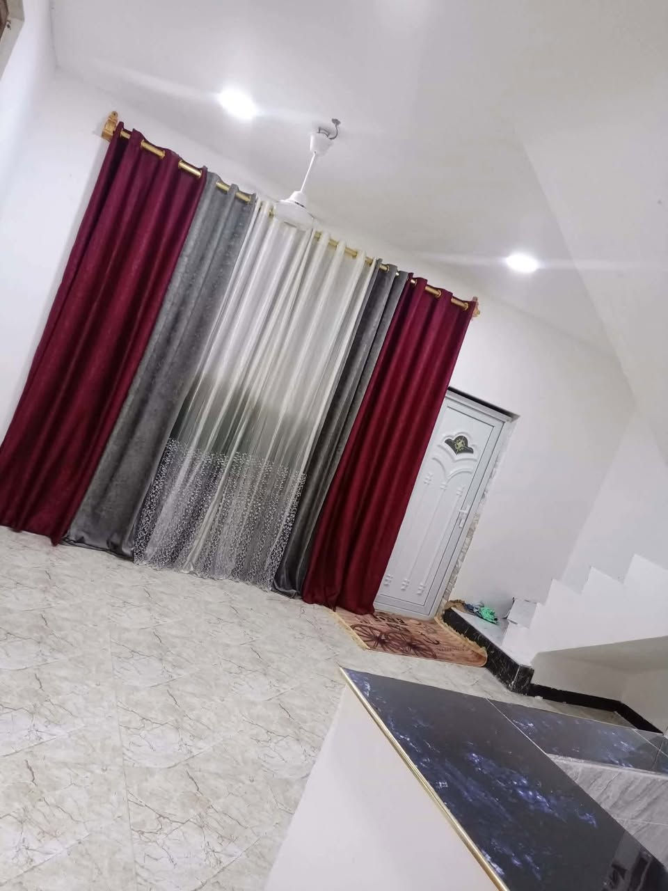 دار في المدائن منطقة التجارة للبيع
🟣المساحة 125 متر مربع 
🟣جنس العقار  طابو زراعي قرار 25 بأسم البائع 
🟣المحتويات استقبال مطبخ صاله غرفتين نوم وحدة الطابق الاول ولثانية في الطابق الثاني و صحيات 
🟣كامل الخدمات تبليط و ارصفة و كهرباء و ماء و مجاري 
🟣للاستفسار ومعرفة السعر التواصل على الخاص او الرقم 
***********
