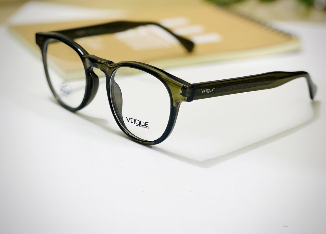 الذهبي للبصريات 
◾️سعر الإطار 10.000 دينار فقط
◾️عدسات طبية وحماية من اشعة الهاتف والكمبيوتر
◾️ارسل كارت الفحص و توصلك النظارة لباب البيت 
للحجز خاص او التصال بنا  ***********
