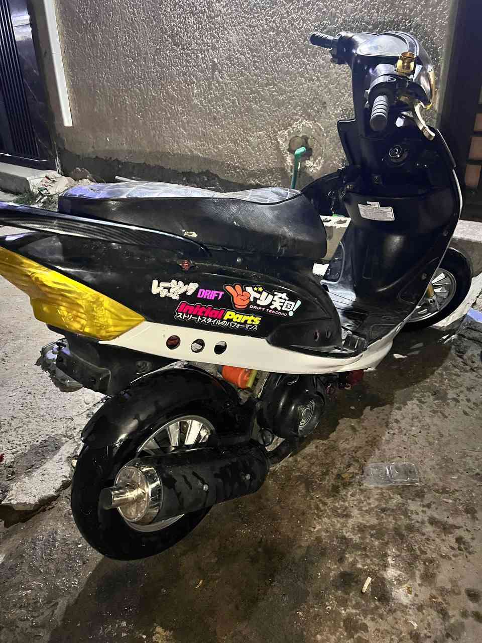 ماكس عدله ياباني للبيع
مكينه ٥٥ ناعمه لا تنقيص ولا تبخير 
بيهه كلچات كوسو 
شيال كرزي 
ويل رياضي 
كلچات كوسو 
يدات رياضي 
قبق عمبار
وصدر ذهبي وفچ ار بي ام اصلي  ما شاده انطيك اياه وياها 
كهربائياتهه كلهم شغالات نكره بكل وكت 
رايدهه ب٣٠٠ وبيهه مجال مستعجل على بيعتهه 
مكاني كربلاء حي النصر 
***********
موجود واتساب وعلخط وعلخاص
