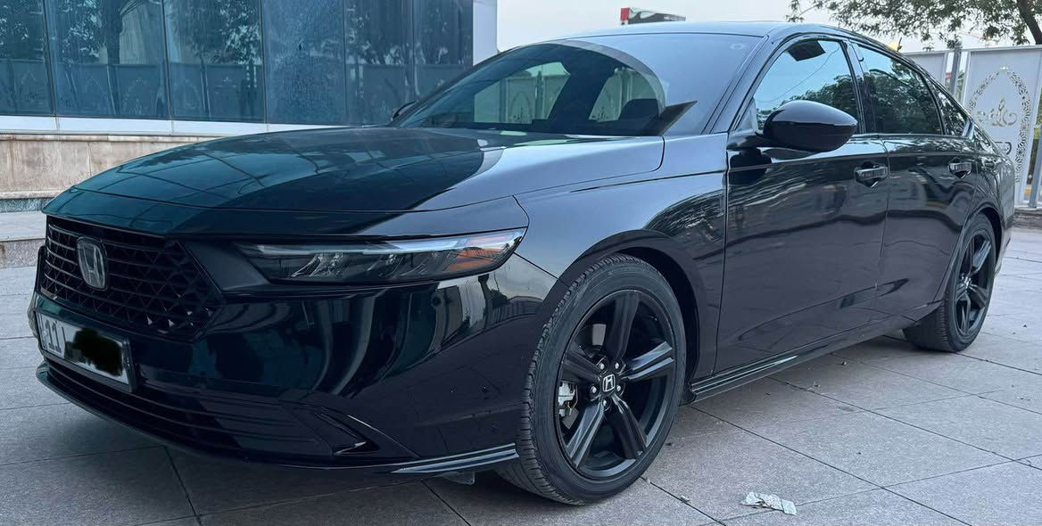 للبيع – Honda Accord Hybrid Sport L موديل 2024 
هايبرد اقتصادي
• المحرك: 2.0 Hybrid اقتصادي
اللون: أسود ملكي 
• العداد: 33000 كيلو
• الترقيم: بغداد
• صبغ قطعة واحدة فقط– باب السائق
• صور الحادث + مرفقة مع المنشور
ايرباك بردة فقط بجم كبس
• شاشة نافيكيشن كبيرة
• بصمة تشغيل + دخول ذكي
• مثبت سرعة + تحكم سرعة
• رادار أمامي + تحديد مسار
• حساس مسافة أمان
• نظام النقطة العمياء
• كاميرا خلفية 
• أوتو بارك
• فتحة سقف
• لايت زينون
• مقاعد جلد فاخرة
• مقاعد كهربائية
• تدفئة المقاعد الأمامية
مكانها بغداد الغزالية
ابو ياسر ***********
السعر 21700$ بغداد, العراق
