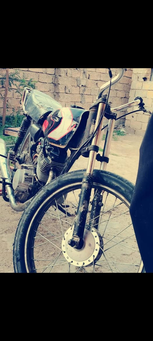 السلام عليكم دراجه ارشه رياضي مكينه مجفته صار يومين موديل 2014سعر 250بيه مجال حك جيه مكان ديالى خالص ناحيه هبهب متواجد خاص


**إذا كنت صاحب هذا الإعلان وتريد حذفه لأي سبب، رجاءا أرسل رسالة إلى الدعم الفني**