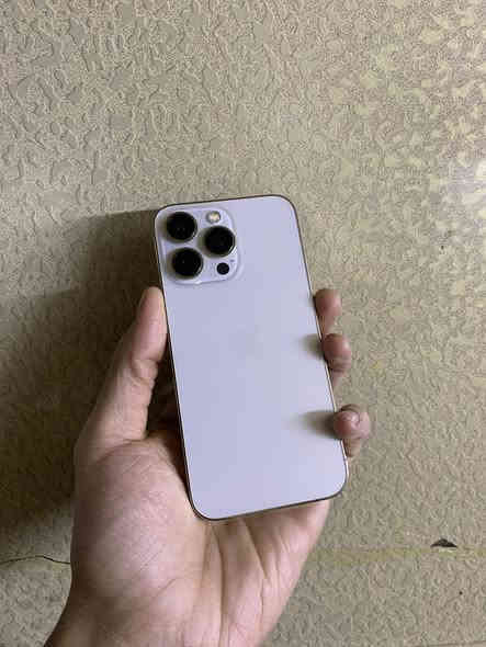 ايفون  13برو سعر 375 الف 
الجهاز نضيف 
ألون ذهبي
ذاكرة 128
نضافه  99
بطاريه 80 اصيله ما مبدله
نموذج M/LL
شاشه اصليه 3خيارات اصليه ما مبدله 
جهاز كله شغال 
جهاز وتر بروف
فيس ايدي شغال 
فقط شريحه متوقفه 
السعر المطلوب 375
مكاني بغداد البياع 
رقمي ***********
