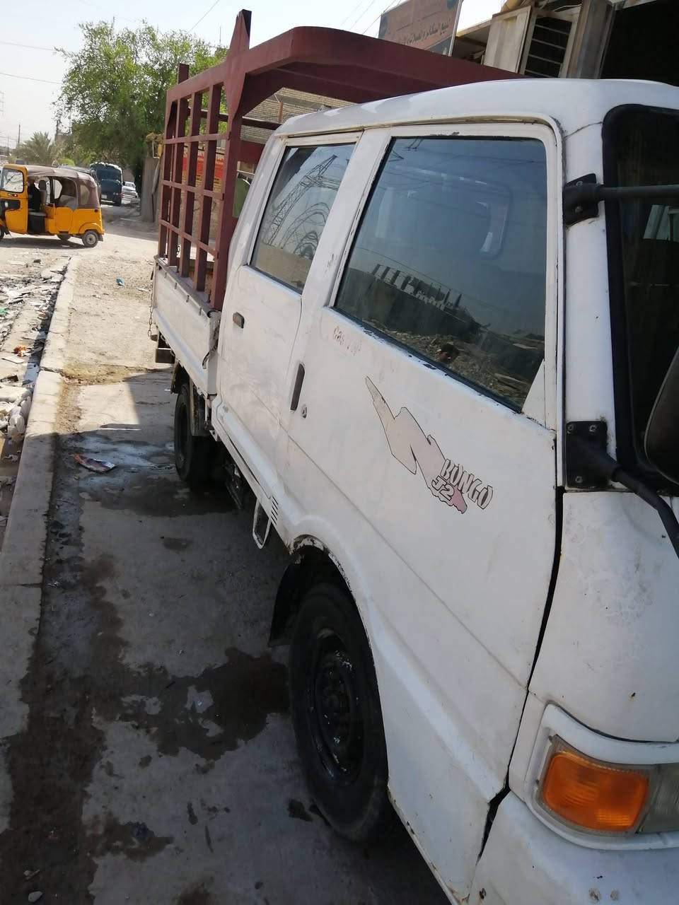 سلام عليكم من رخصه مدير الكروب كيه حمل دبل قماره موديل ٩٦ رقم بغداد مشروع وطني سياره جاهزه من كل النواحي رقم الهاتف ***********
