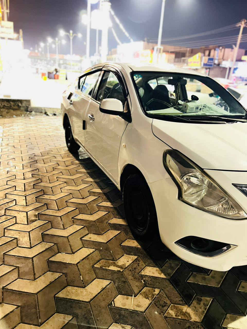 نيسان سني هندي بيها جاملغ معدل بارد وبيها شخوط خفيفه مكحله
السعر 102$ مكاني بغداد ***********
