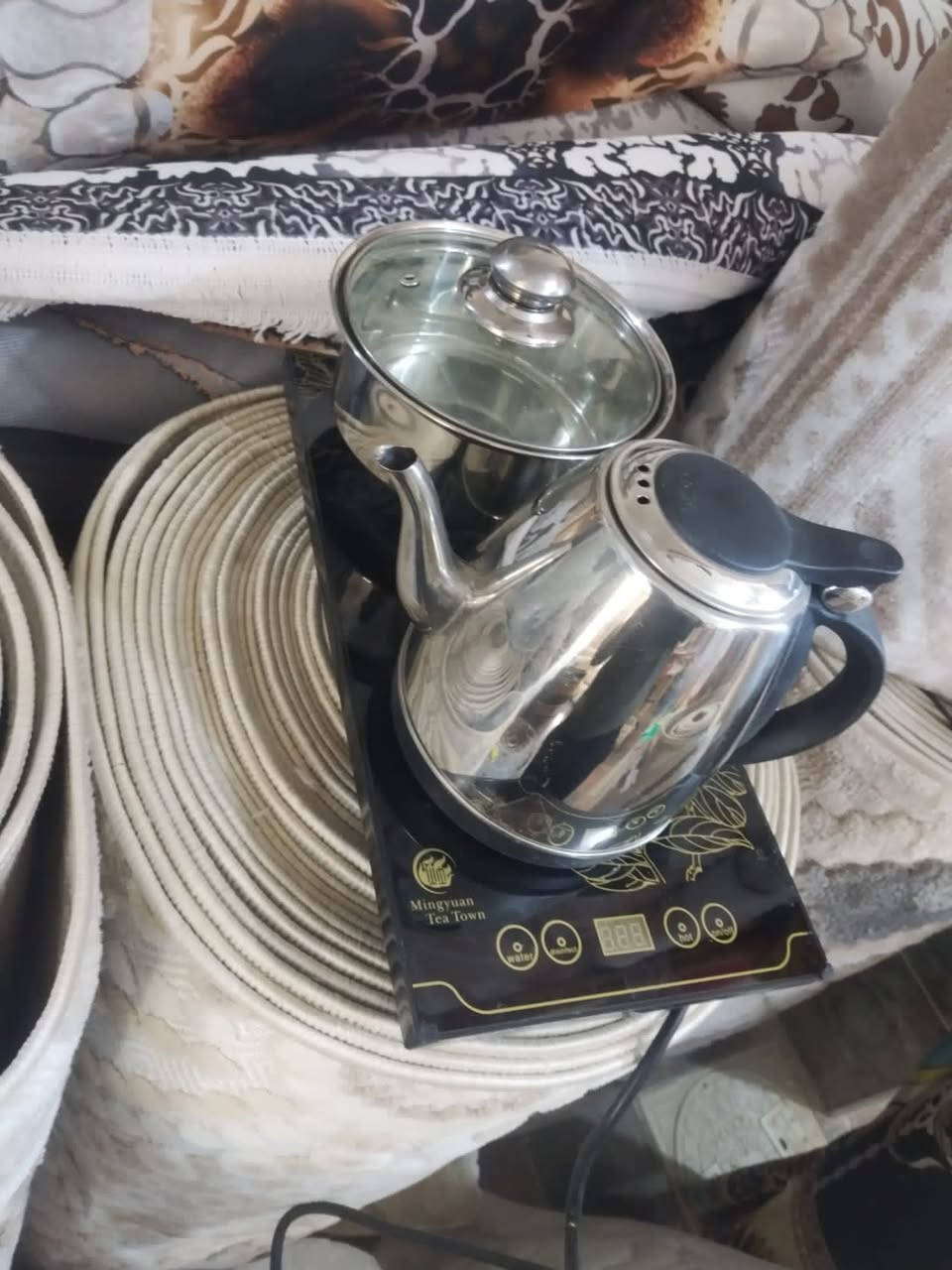 هاذه الطباخ الكهرباء بي مكان الغلايه والكدر مثل ما شوفون بل فيديو جديد مال امزون شغال سعره ٢٨الف


**إذا كنت صاحب هذا الإعلان وتريد حذفه لأي سبب، رجاءا أرسل رسالة إلى الدعم الفني**