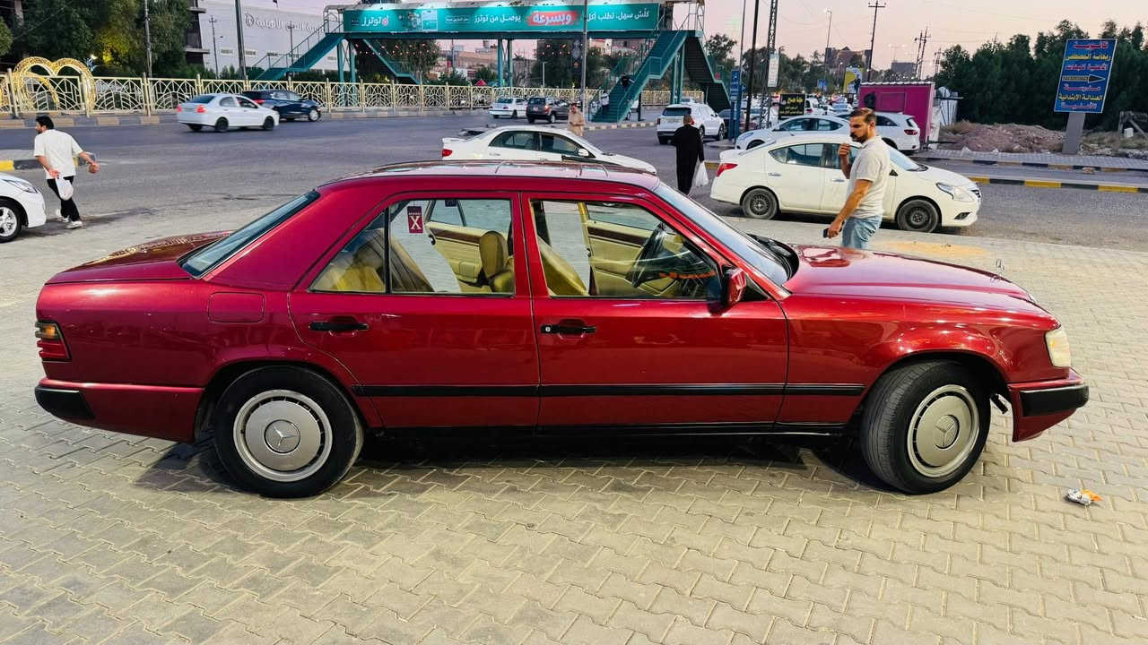 السلام عليكم مارسيدس دب طيران فئة Eكلاس للبيع موديل 1989لون ماروني المميز مصبوغه عام للجماليه كير عادي رقم كربلاء بسمي تحويل ثاني يوم السعر 63 وبيها مجال مكاني النجف الاستفسار ***********
