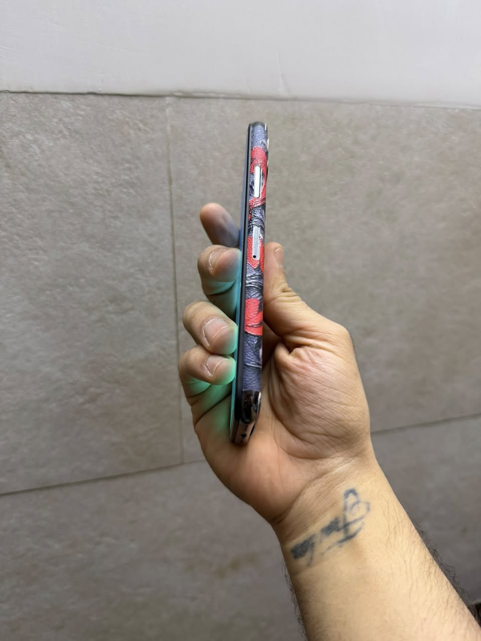 ايفون xs الصغير ذاكرة ٢٥٦ لون اسود
مبدل شاشة + ظهر مفطور 
١٤٠ وبي مجال للشراي
تواصل واتس او ع رقم : ***********
مكان : بغداد / دورة / صحة
ناسبك السعر هلابيك مناسبك اعبر المنشور وشكرا
