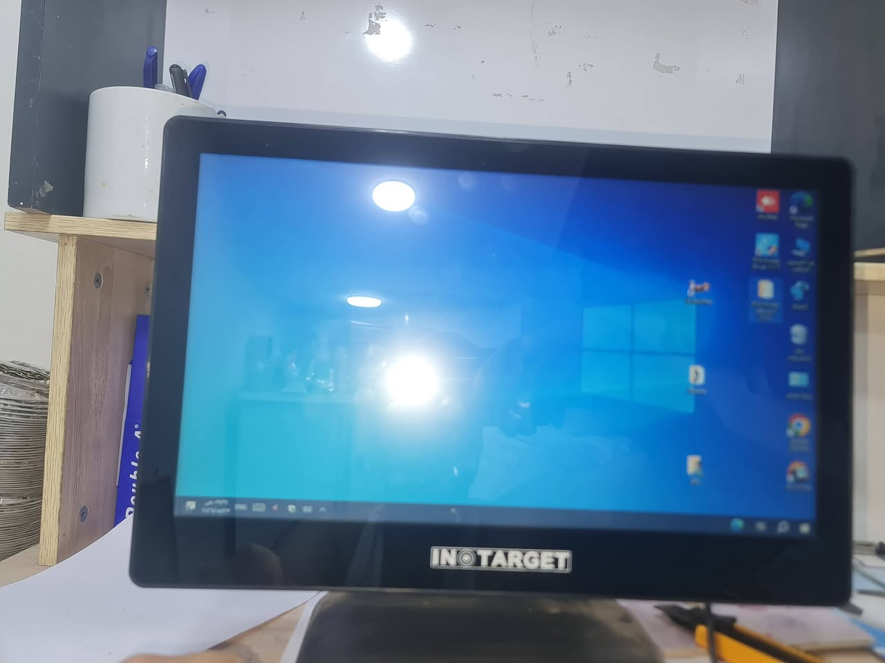 كاشير البيع جديد كلش
مكان بصره 
ويا نضام كاشير مطعم مفتوح 
ويا طابعه مطبخ وطابعه خارجيه
سعر ٧٥٠ وبي مجال 
التواصل 
واتساب ***********
