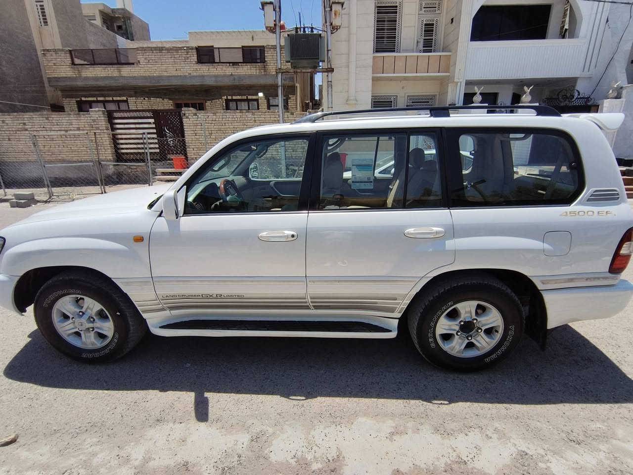 السلام عليكم
لاند كروز GXR خليجي مودل ٢٠٠٦ رقم سليمانية محرك 4500 EA بيها صبغ بنيد والشريط الاحمر مال بيبان 
ماشيه ١٦٨ الف السيارة كلش حلوه و نضيفه كير محرك تخم تاير جديد صدر جديد باتري جديد 
سعر ١٦٠ وبيها مجال بسيط التصالعلورقمي *********** _ *********** العنوان بغداد معارض البياع
