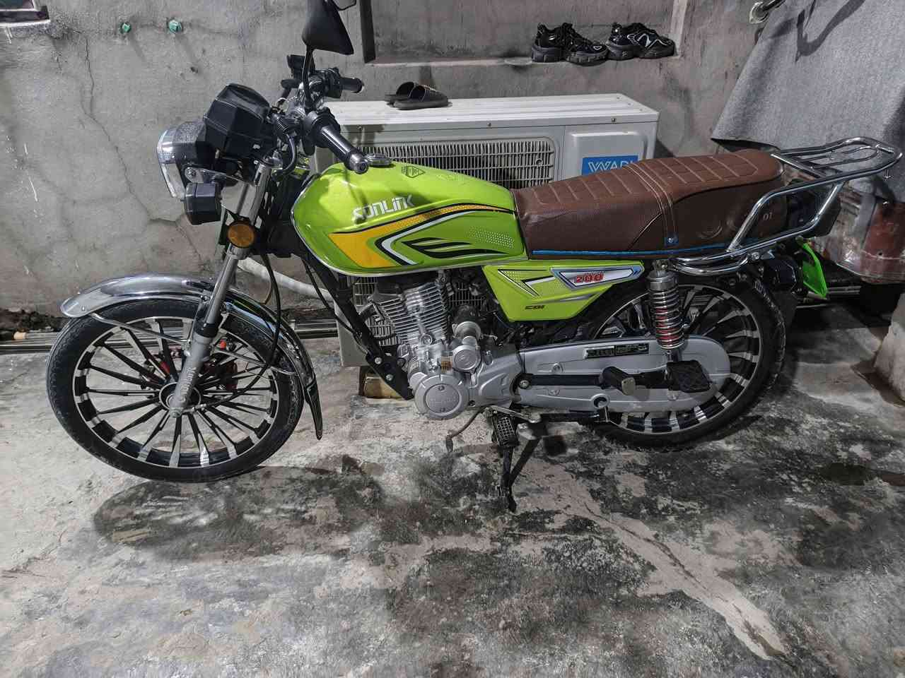 ياألله سلام عليكم دراجه سولنك محرك 200cc كفاله من كلشي اوراق منفيس شلعه معدل فول مال جناي دراجه اخوان؟؟  العنوان فلوجه شهداء،،، السعر 900..... ***********
