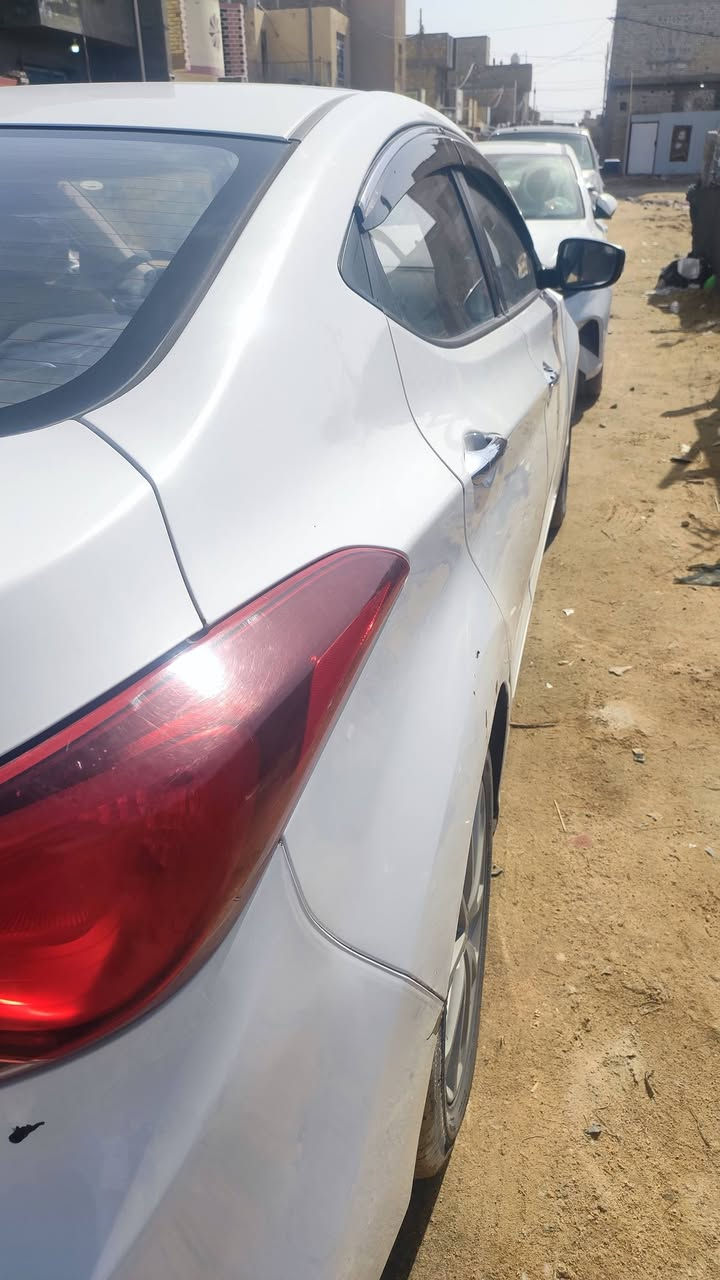 النتره مضلع مديل ٢٠١٥ سياره مكفوله بيها باردات بصيطات مكالف سياره فول فتحه تبريد قطعتين العلم سياره بيها نواقص بسيطه مكان السياره النجف هذا رقم رعيها اتصل على وتساب ***********
