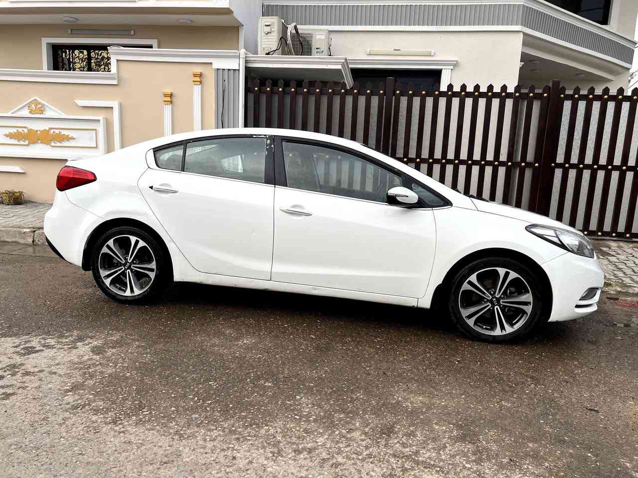 يا الله
السلام عليكم 

كيا سيراتو خليجي ٢٠١٤ شركة البخيت

مكينه ١٦٠٠ لاتبخير ولاتنقيص

تبريد قطعتين 

حساسات 

اشاير بالمري + مري شفط

ثلاث انضمة قياده

شاشه تاب كامره

خمسه ويل كب

مكفوله من الصبغ عدا شبر بالجاملغ خلف السكن

سونار موجود بالمنشور

العنوان بغداد الكرخ

السعر ١١٥ وبيه شويه مجال

***********/***********
