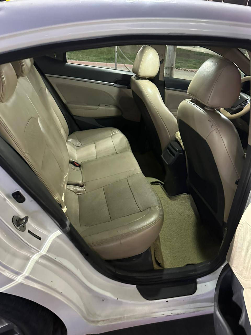 سلام عليكم الانتره 2017 وارد امريكي سياره لبيع مكان السياره بغداد للاستفسار ***********
