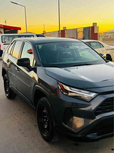 السلام عليكم للبيع𝑻𝑶𝒀𝑶𝑻𝑨  𝑹𝑨𝑽4 2023 𝑨𝑾𝑫
ضرر جملغ خلفي و باب بدون ارباك 
و بي pdr شبر من جملغ خلفي 
ماشيه فقط 7 mil 
رقم شاصي 2T3F1RFV5PW376617
گير محرك كلشي بلادي
مواصفات گيچ الكتروني رادار امامي و جانبي و شاشه ايباد كاميره و بريك بصمه نظام تراكشن نزام أپل كاربلاي وايرليس و بعد سياره جاهزه 
بدون رقم تترقم اربيل دهوك سليمانيه حسب رغبتك 
و سعر بلاش جو سوك 195 $ بي مجال بسيط 
مكان سياره عقره ابعت عن اربيل و موصل ساعه 
رقم تلفون فايبر واتساب *********** واتساب 
*********** بث مباشر اكر
