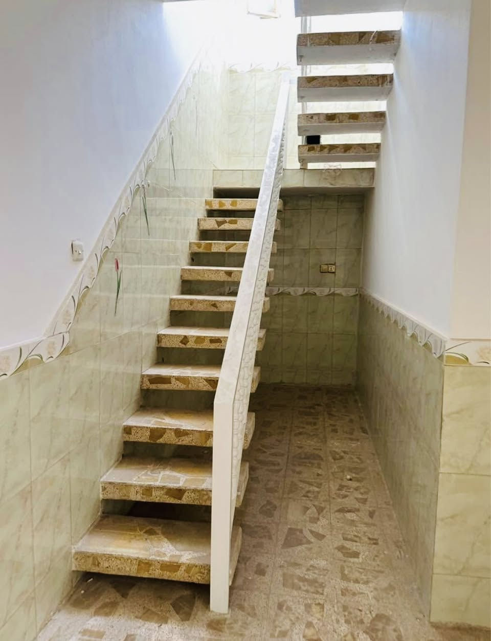 دار ايجار 100 متر حي الوفاء بناء مرتب غرفه وصاله ومطبخ واستقبال كاشي سيراميك جاهز
للاستفسار واتساب فقط
***********
