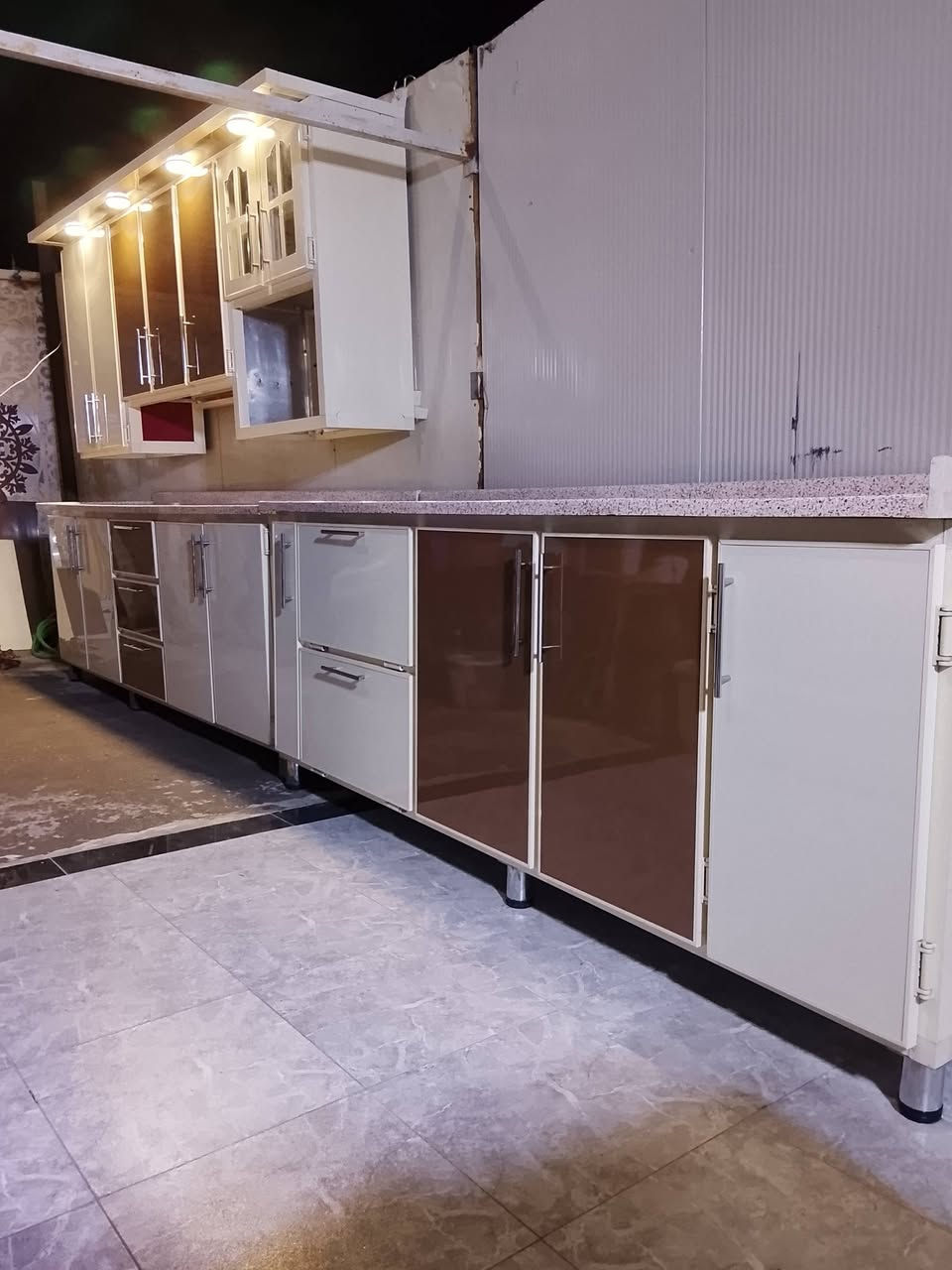 كاونتر 3 قطع كله مرمر تفصال درجه اولى نظيف جداً لايوجد ضرر العنوان بغداد الشعب الرقم *********** ويوجد لدينا فيديو والتفاصيل كاملة على الواتساب
