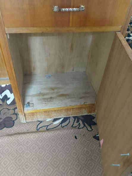 للبيع غرفة 5 ابواب ملحق خشب عراقي صاج شغل توصي ثقيل شرط نظافه 75 بل 100 العنوان جانب الايمن حي الرساله
السعر 750 الف وبي مجال للطيبين 😊 شراي اتصل ***********  ***********
