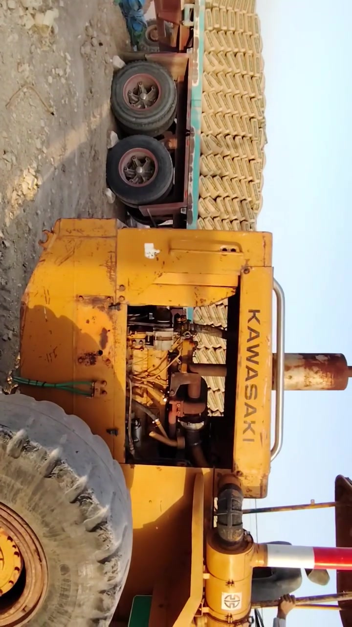 السلام عليكم شغل كاوسكي 70 محرك ب 102 جير تجفيت جديد صار 10ايام  سايز 30  كير اكسنات  دفع رفع خير من الله  حداديه   خير من الله   رقم  ذي قار مشروع وطني   مكينه جاهزه العمل  اخوان رجاء اللي مو شراي لا يتصل    مكلف فقط بالنشر  رقم سعر 160وبيه مجال  ***********
