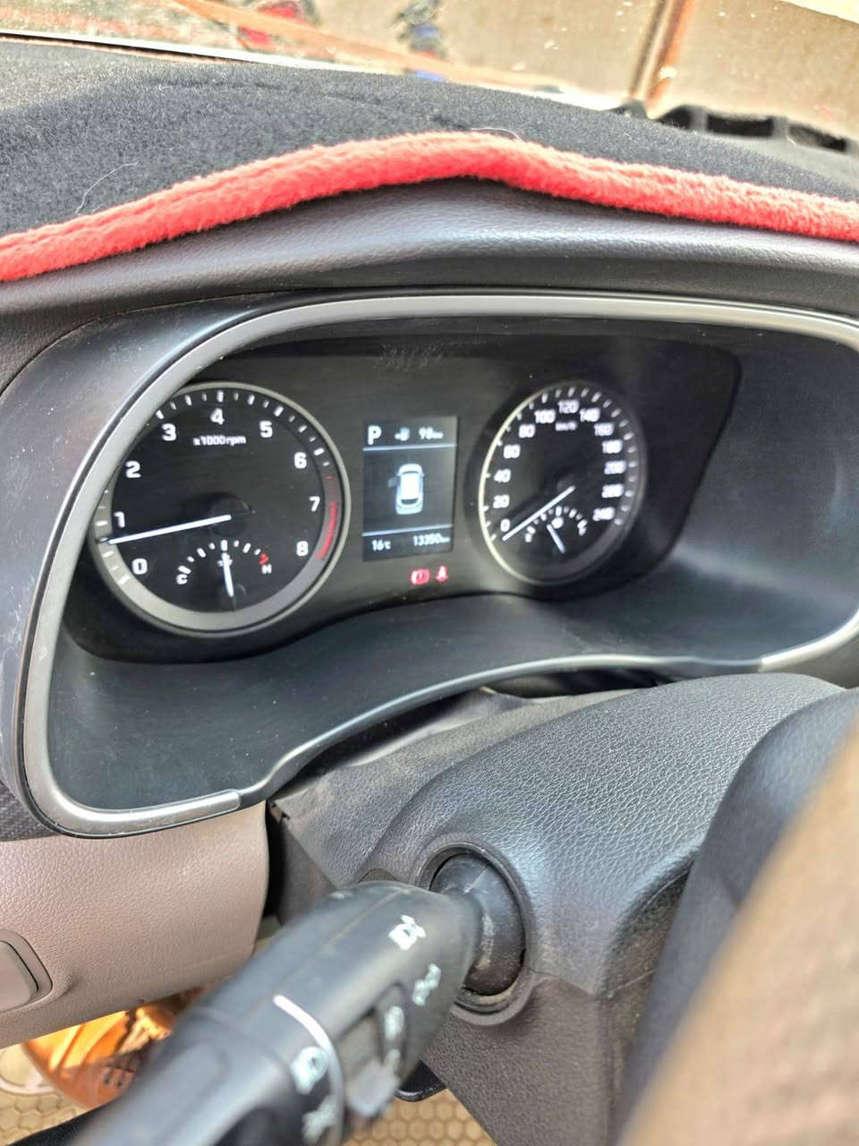 توسان 2020 مطلوبة للمصرف باقي عليها 13 ونص مليون القطع مباشر من الماستر وقت سحب السيارة من المصرف 2021 علما أول 8  أشهر صاحب السيارة مادافع بالبداية كان عنده ظرف لكن بعدها والى اليوم القطع مباشر من الماستر علما السيارة جديده على وضع الشركه ماشيه فقط 13  الف يعني زيرو مكلف بالنشر صاحب السيارة هذا رقمه *********** ..... سعرها 160 السيارة صورناها بدون غسل
