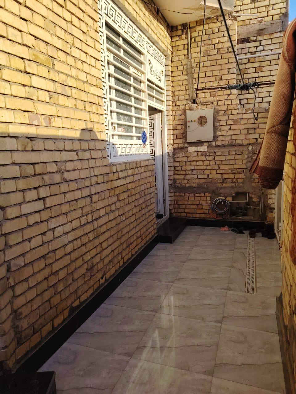 السلام عليكم دار للبيع مساحه ١٠٠ متر منطقه عبجبه قرب الاربع سايدات وقرب المدرسه الصينيه +روضه للإستفسار الاتصال ع الرقم ***********
