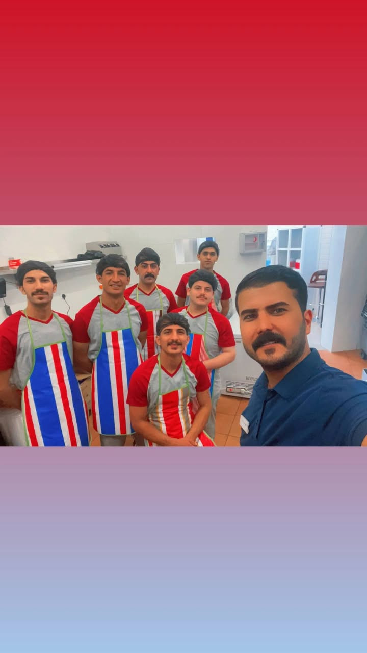 السلام عليكم
نصائح الاهل المطاعم 

حتى يتحسن مطعمك 

لازم اول شي تخلي مدير يخاف الله 
وحاليا الي شفته  اغلب المدراء يفتفدون للكفاء 
فلازم تنتبهون 
1_ جوده المنتج 
2 حاول لا تكثر ايتمات 
3_ جوده المنتج 
4_ كفاء الموظفين 
5_تطوير وتأهيل  الموظفين حازل تحسن من مستواهم 
6 _تعاملك ويه الزبون لازم موظف يعرف شون يتعامل ويه الزبون ويرضي
7 _الترويج
8طريقه الخزن
 
9 _ واهم نقطه هيه الهدر الي هيه اغلب المطاعم خسرت من وراها 
لازم تخلي مدير يعرف يقتصد بالمطعم باقل تكلفه وافضل جوده 
والتوفيق للجميع يارب
# احمد المعموري 
# اختصااص ادراة وتنظيم المطاعم


**إذا كنت صاحب هذا الإعلان وتريد حذفه لأي سبب، رجاءا أرسل رسالة إلى الدعم الفني**
