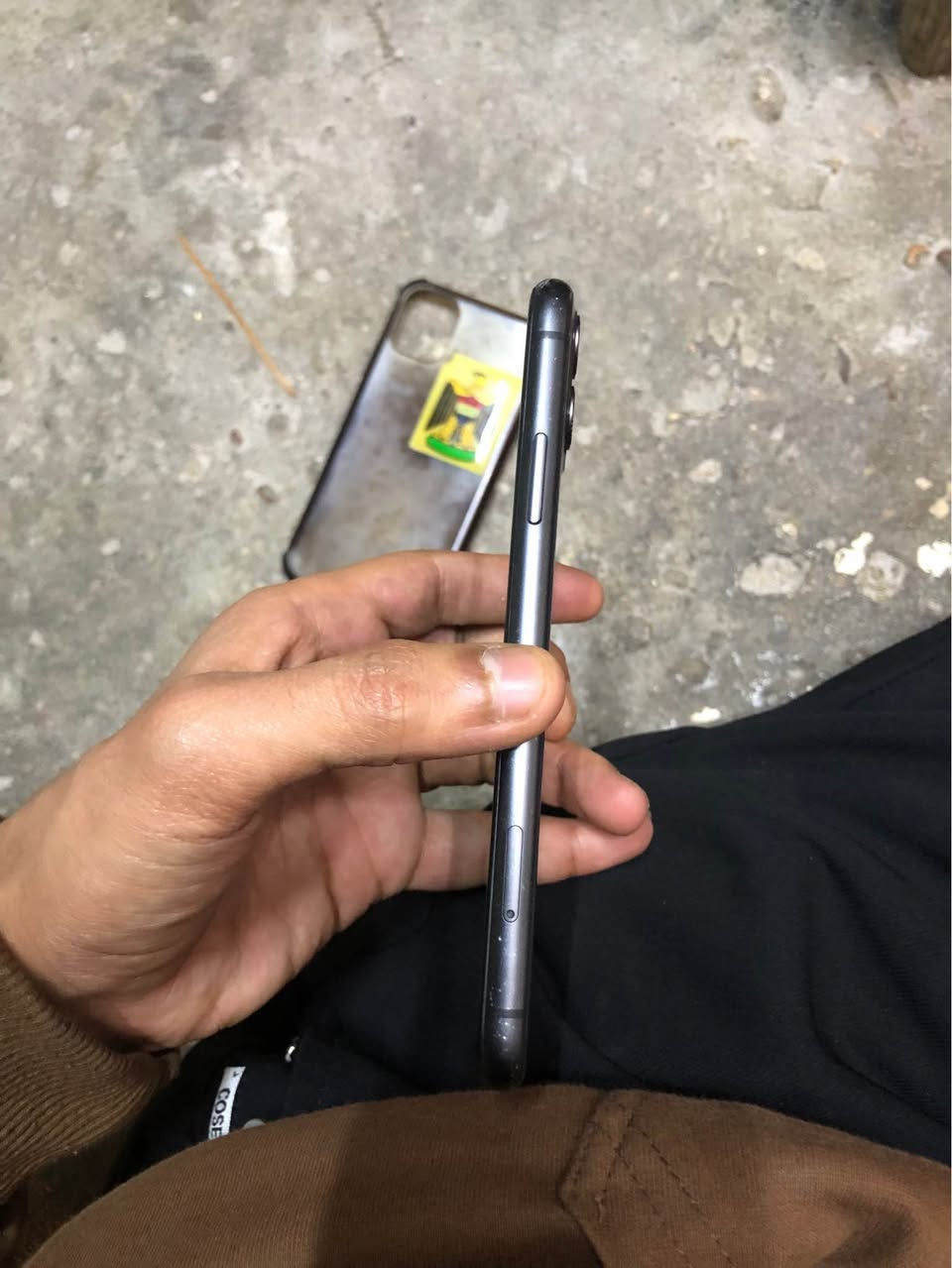 ايفون 11العادي نضيف مستبدل شاشه فقط ول شاشه اصيله كلشي شغال بيه كارتونه وياه مكاني بصره معقل  325 وبيه مجال حك الجيه
***********. البصرة, العراق
