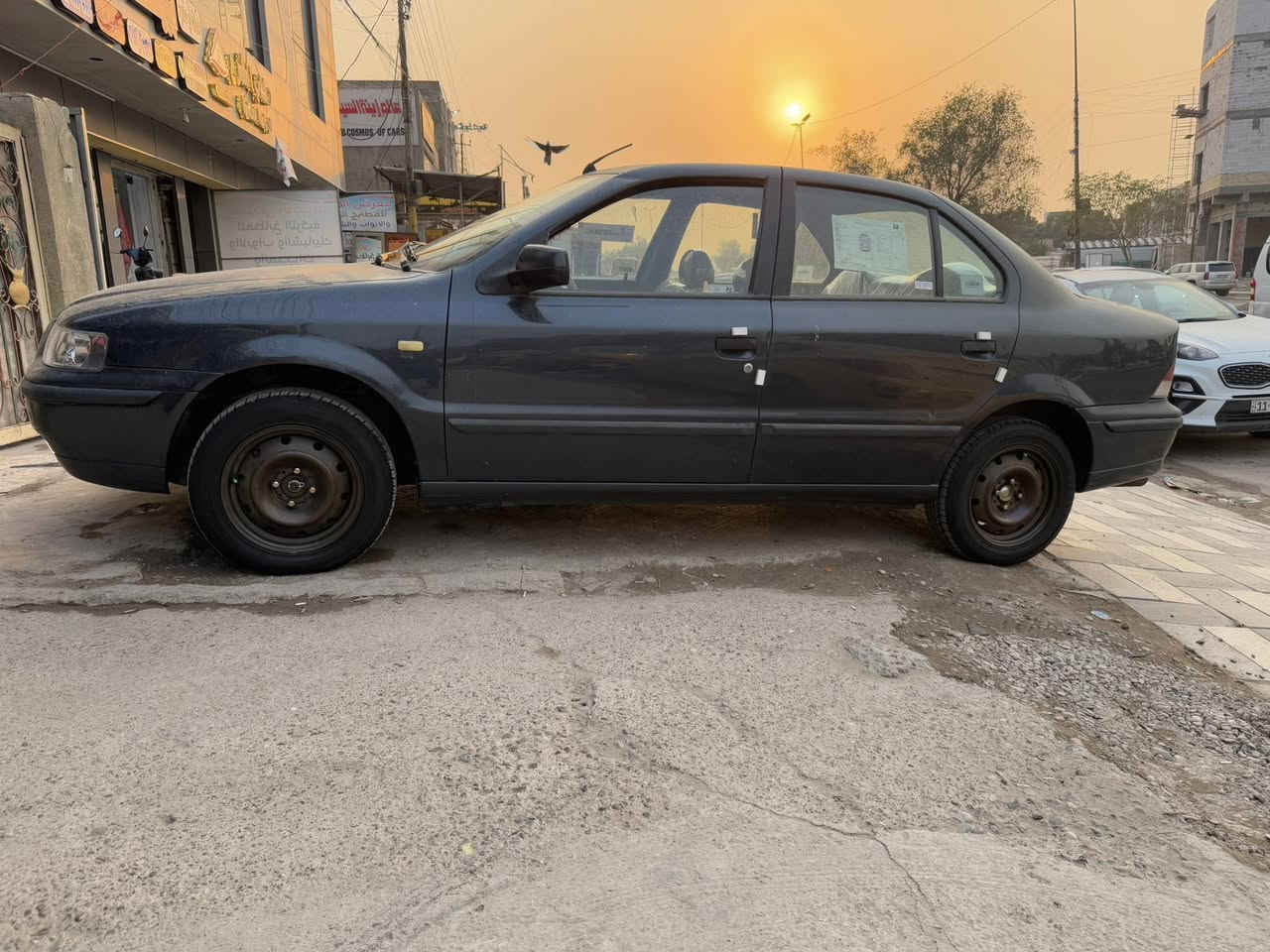 السلام عليكم عندي سمند للبيع موديل 2012 ماشيه 103 حقيقي مكفوله عل السونار ابيع عل وضع الشركه استيراد إيراني  استلم شركه صدر امامي خلفي ما مفتوح كير ومحرك خير من الله تبريد تدفئة السبير ما نازل ابد السياره جاهزه عل اخر حبايه انطيك تراي زيرو للشراي يتصل *********** مكاني بغداد حي اور
