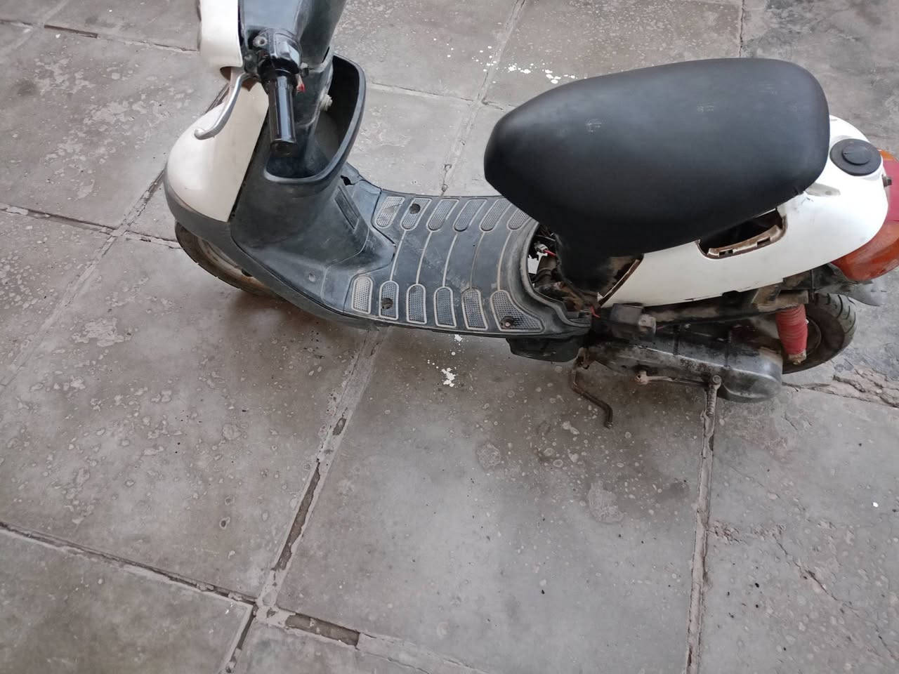 السلام وعليكم دراجه للبيع بترا كوم حديد سعرها 100 العنوان الناصريه م***********
