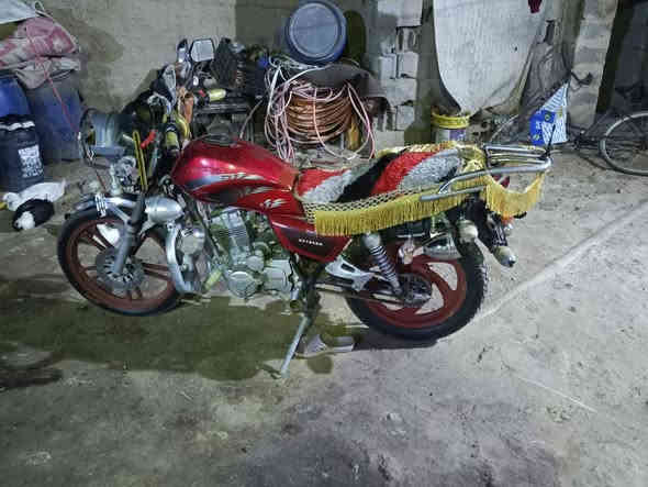 سلام عليكم دراجه لبيع مديل 2014 كلك السعر 450 بيه مجال العنوان واسط قضاء الحي.  *********** يم جسر رقم 2
